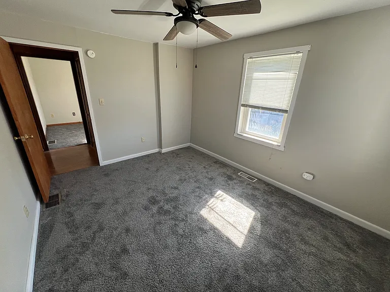 342 Crawford Ave — Photo 7