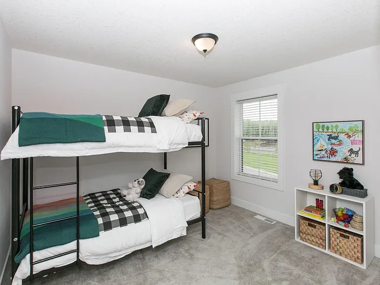 8601 Goldenrod Ln N — Photo 5