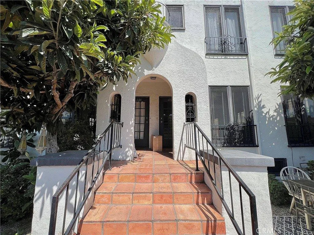 2 bed, 1500 sqft, $3,400 — Photo 2