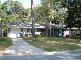 37 Skyline Dr, Savannah, GA 31406