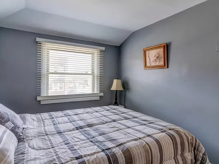 3801 S Calumet Ave — Photo 10