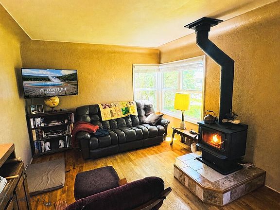 2nd image of 501 S 11th St