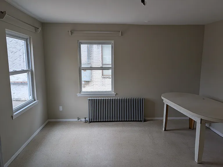 136 Duffy Ave — Photo 6