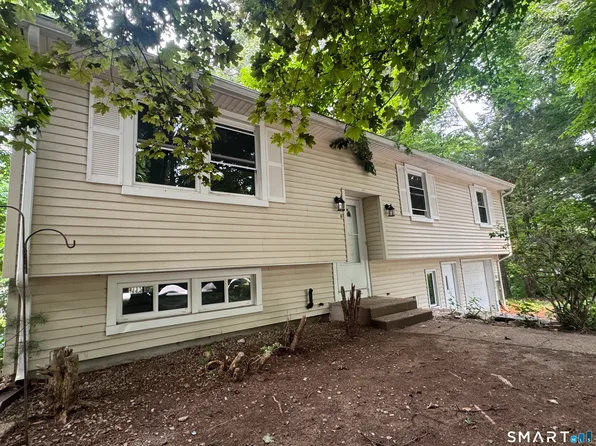 6 Elaine Street, Bozrah, CT 06334