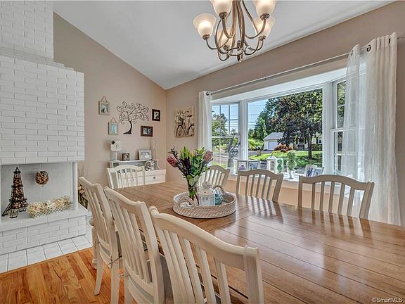 4th image of 31 Millwood Dr