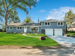 121 E Morrison Ave, Mount Prospect, IL 60056