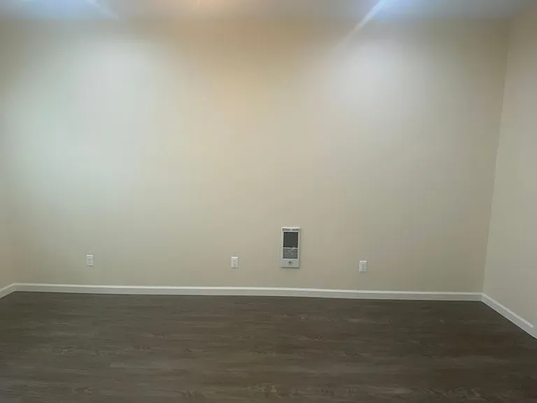 1431 Cedar Ave — Photo 10