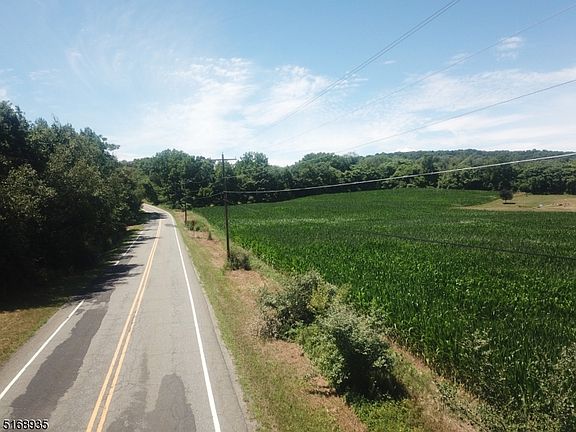 4th image of 289 Unionville Rd