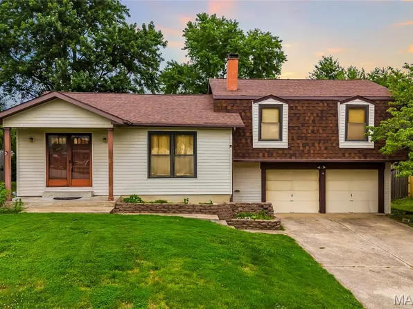 5 Tudor Sq, Saint Peters, MO 63376
