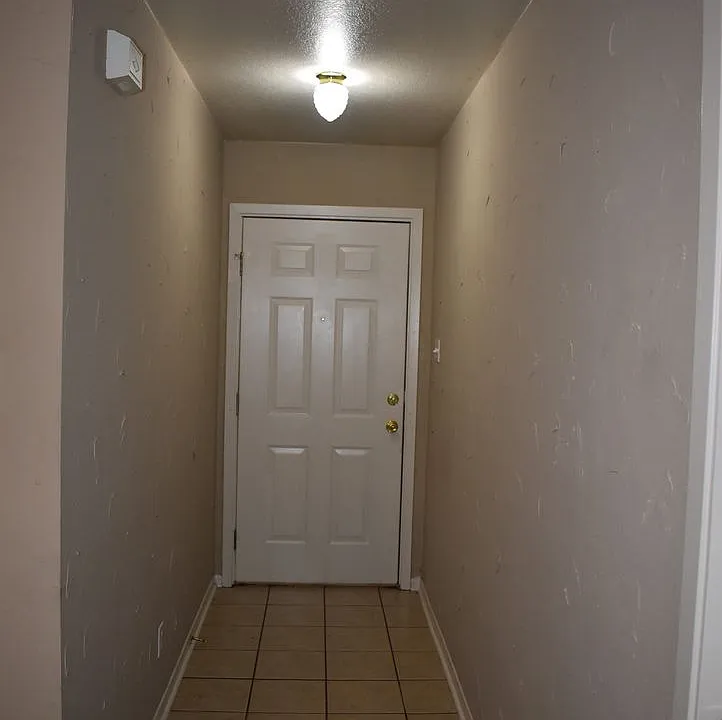 837 Lakeview Dr