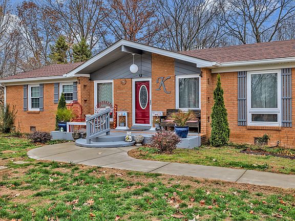 3rd image of 143 E Regent Dr