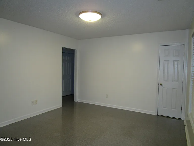 231 Lakewood Dr #A — Photo 2