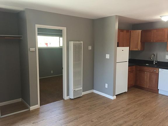 3rd image of 616 Morse Ave