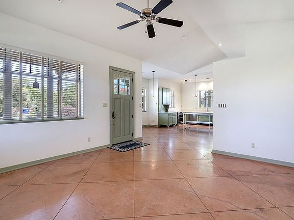 1852 Griegos Road NW - 4_10212021