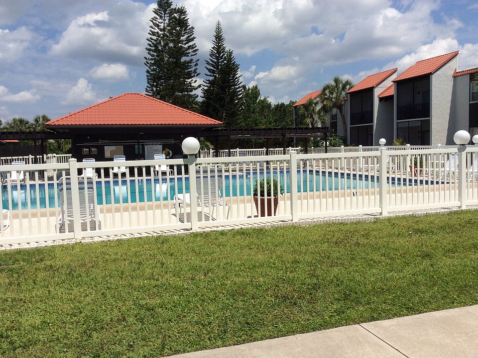 Pool steps from the condo