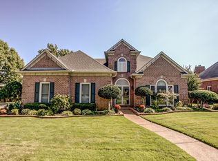 586 Warwick Willow Ln, Collierville, TN 38017