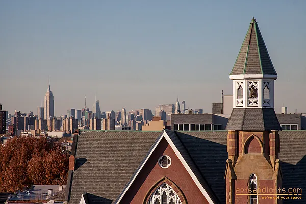 Sold by aptsandlofts.com | media 29