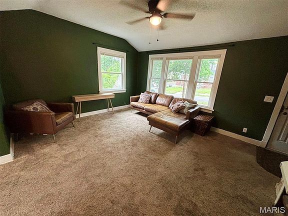 3rd image of 210 Shepherd Pl