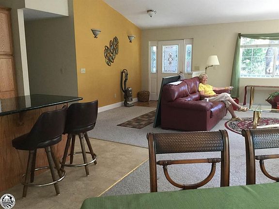 2nd image of 12644 Cresthaven Dr