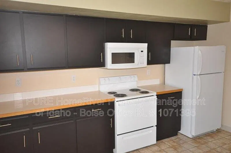 2 bed, 2.0 bath, 940 sqft, $1,300 — Photo 4