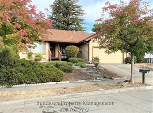 690 Montclair Dr, Santa Rosa, CA 95409