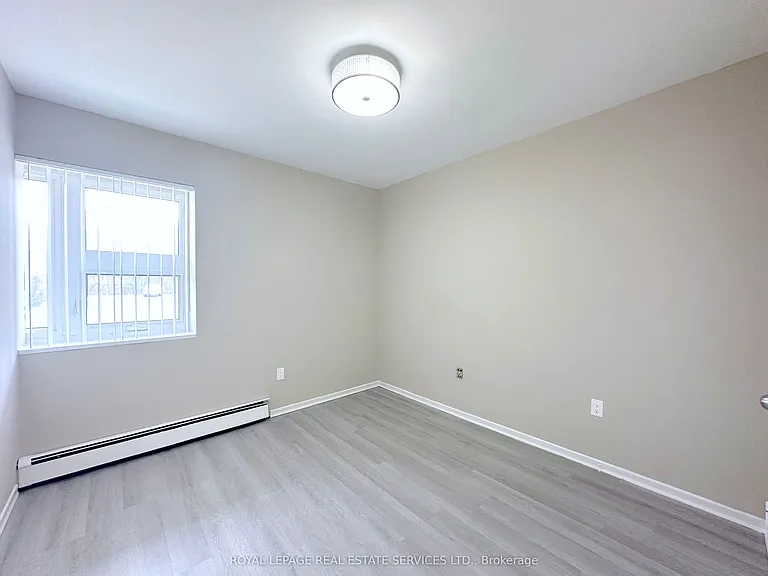 32 Carluke Cres #103 — Photo 5