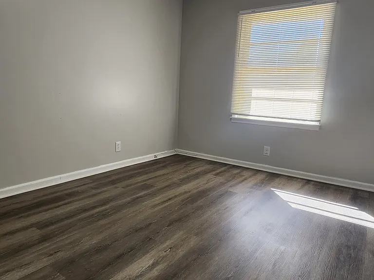 223 Marian Dr — Photo 11