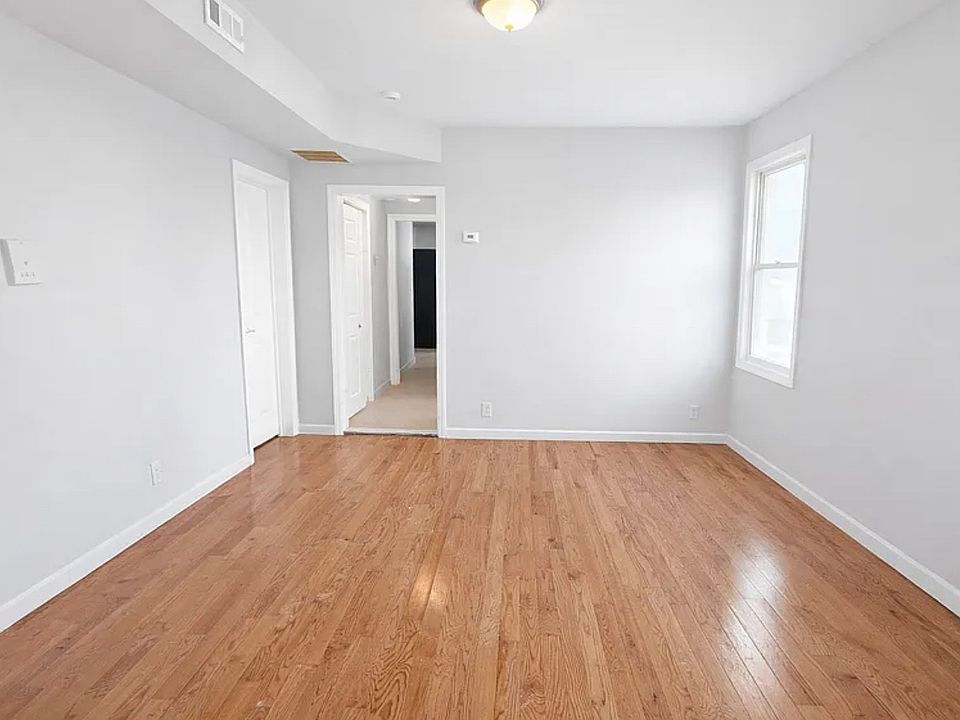 1st image of 85 Littleton Ave #202