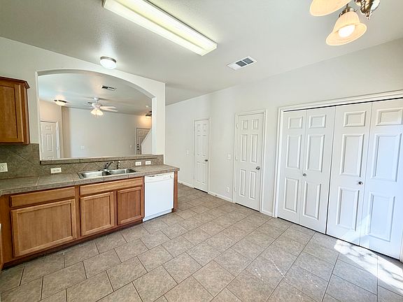 4th image of 2406 Allred Dr APT A