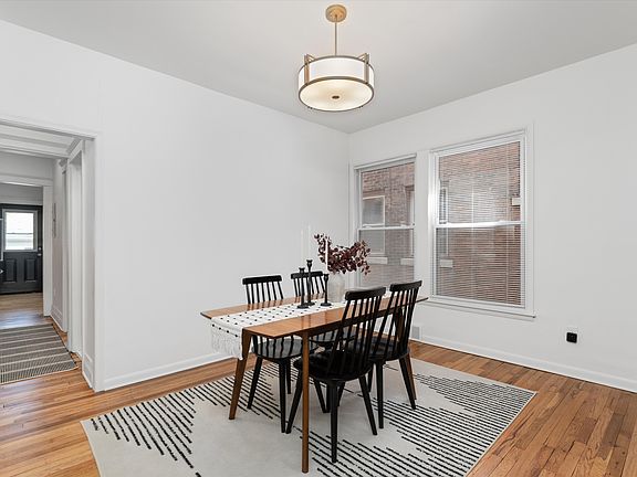 5th image of 4552 Commonwealth St #1