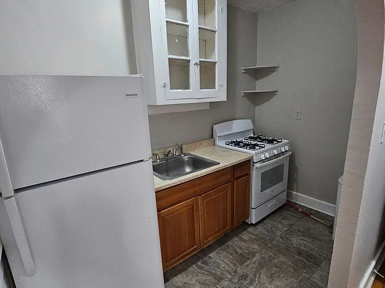 385 Morris St — Photo 14