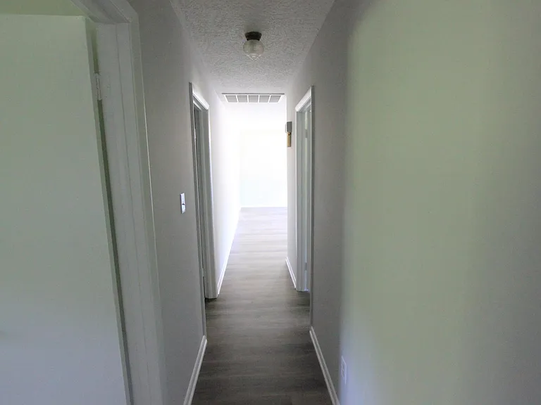 513 Thorne Dr — Photo 22