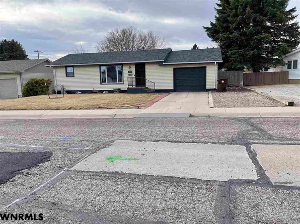 1825 T St, Gering, NE 69341