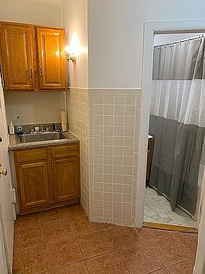 4th image of 345 E 83rd St APT 3