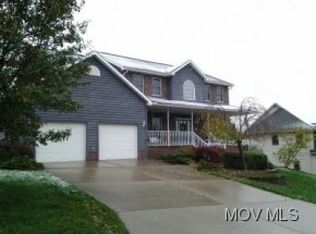 15 Westwood Dr, Parkersburg, WV 26101