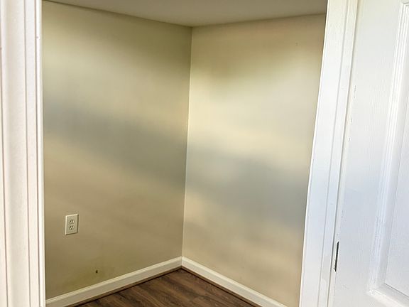 3rd image of 2106 Kalb Manor Rd #Basement