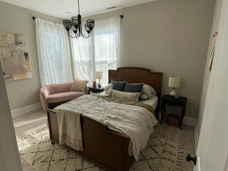 1401 Charles St #B — Photo 10