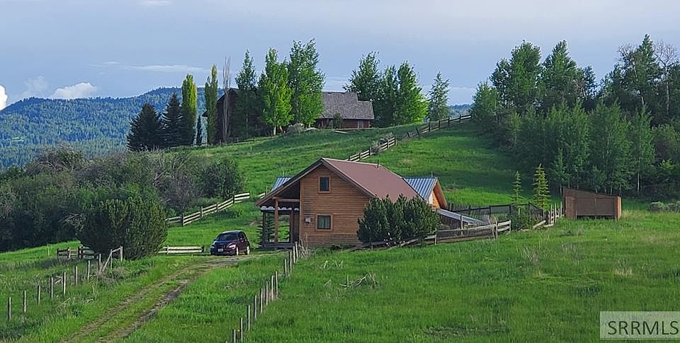 1st image of 393 High Country Rd