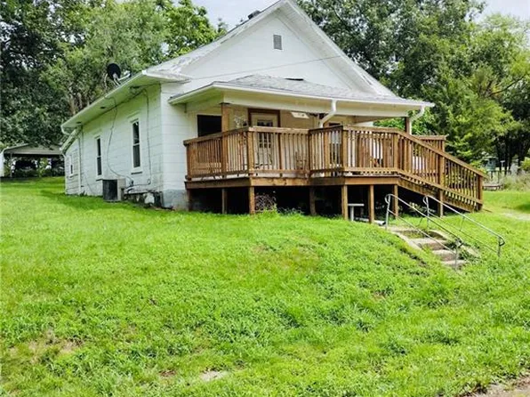 1708 Bolser St, Trenton, MO 64683
