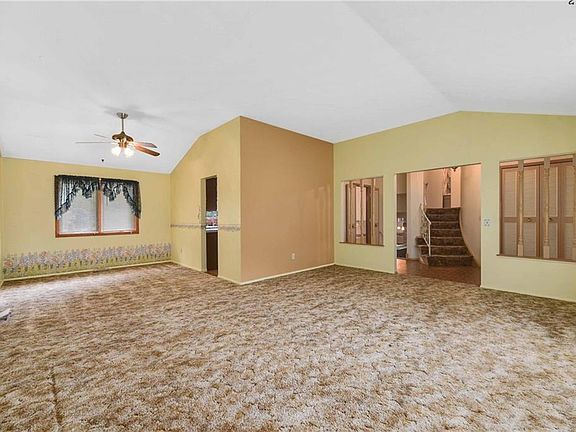 3rd image of 27819 Marquette Blvd