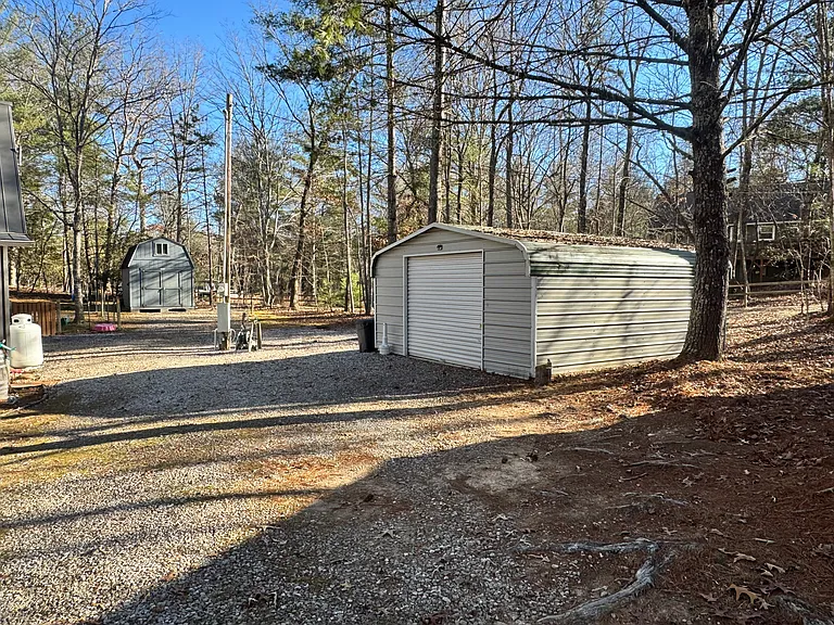 Honaker Rd — Photo 9