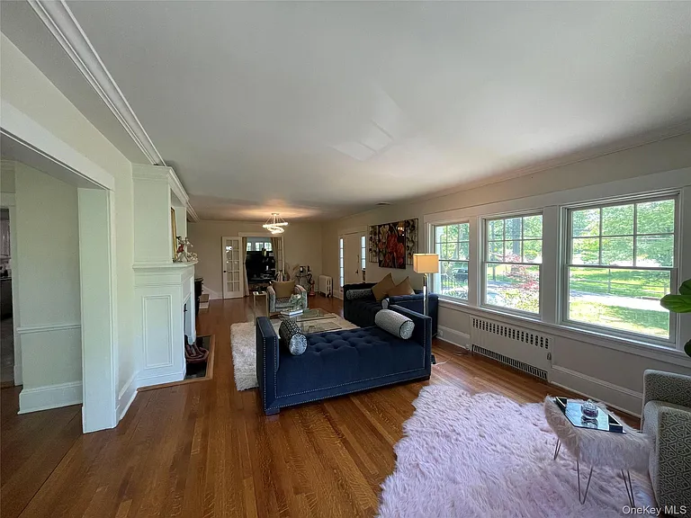 38 Gedney Park Dr — Photo 4