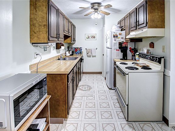 2nd image of 2917 N Bay Dr APT M15