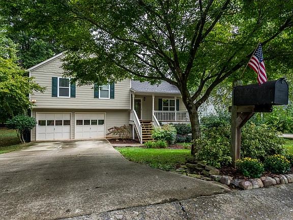 2nd image of 1101 Braddock Ln