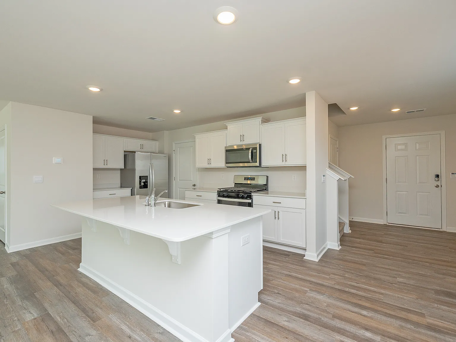 4 bed, 2.5 bath, 2174 sqft, $2,350 — Photo 4