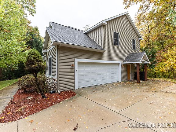 5th image of 8041 Therese Ct SE