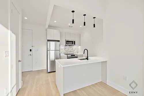2250 Clarendon Rd #1E Photo 1