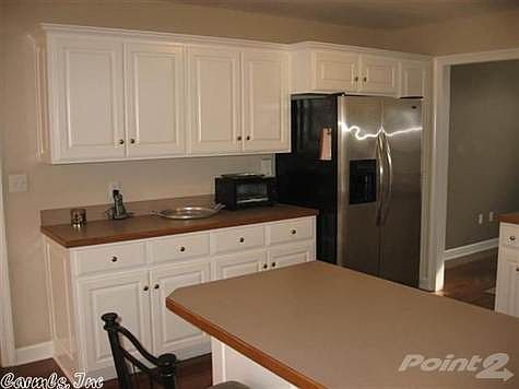 3rd image of 2412 Brittany Ln