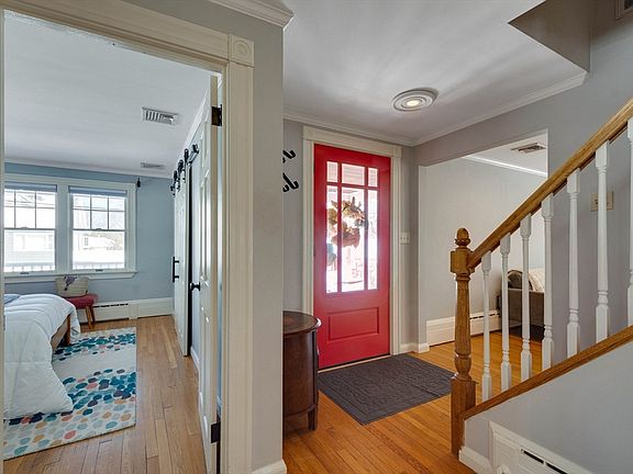 3rd image of 17 Cranston Rd