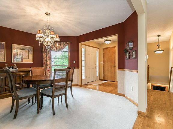 5th image of 7713 Thorndale Dr NE